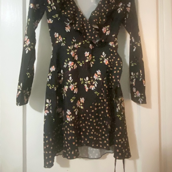 Parisian Brand (Asos) Floral Long Sleeve Frill Wrap Dress - Picture 5 of 5